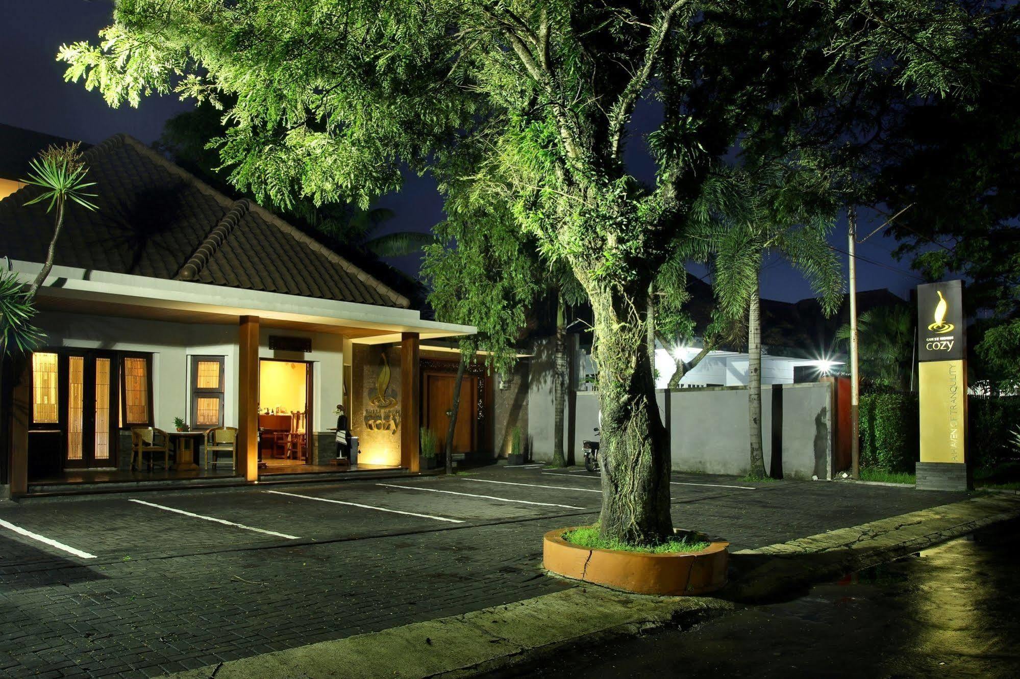 Cozy Boutique Guest House Malang Luaran gambar